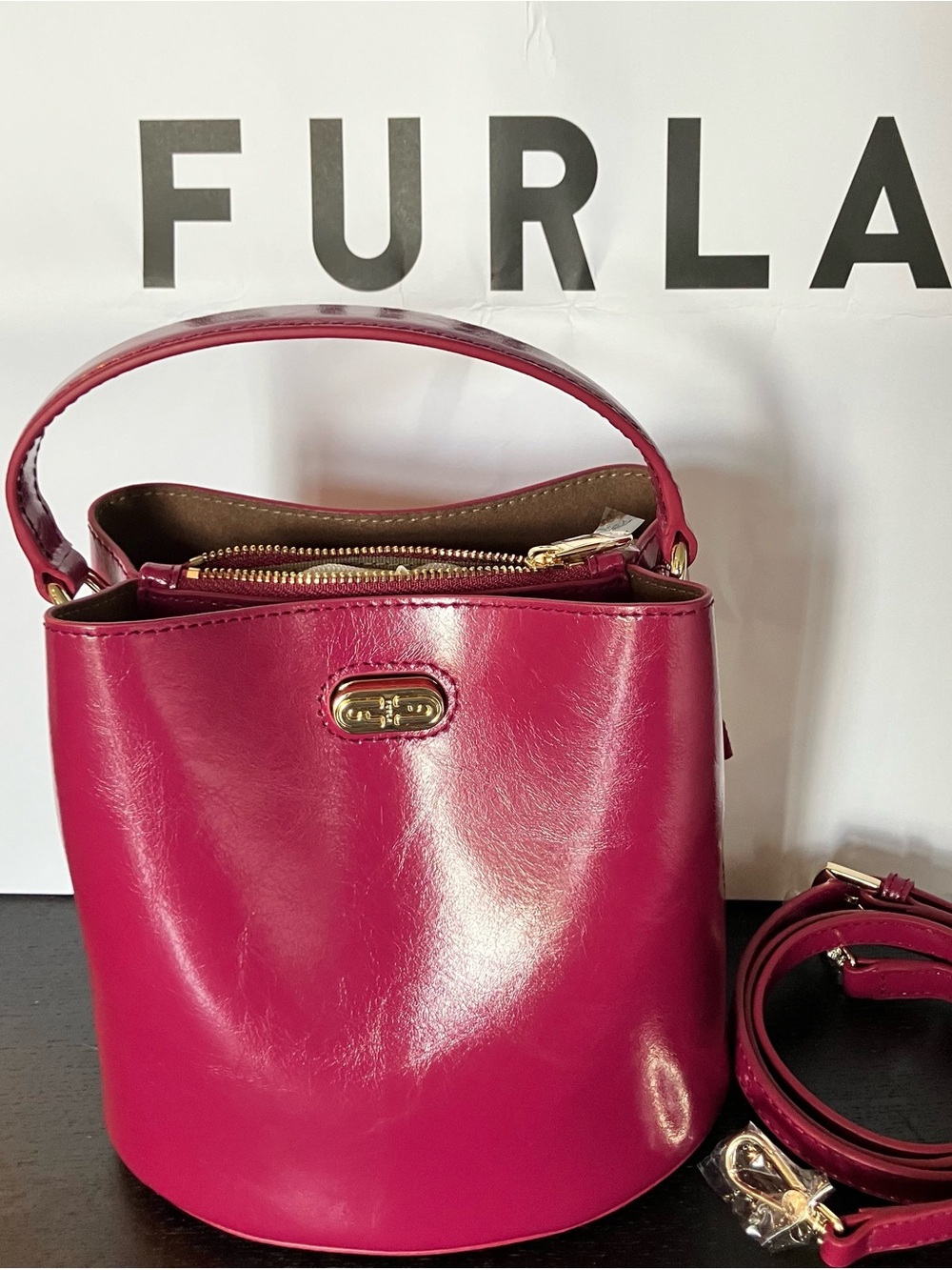 Rare Furla Lacca Patent Leather Mini Bucket Bag NWOT - Picture 3 of 13